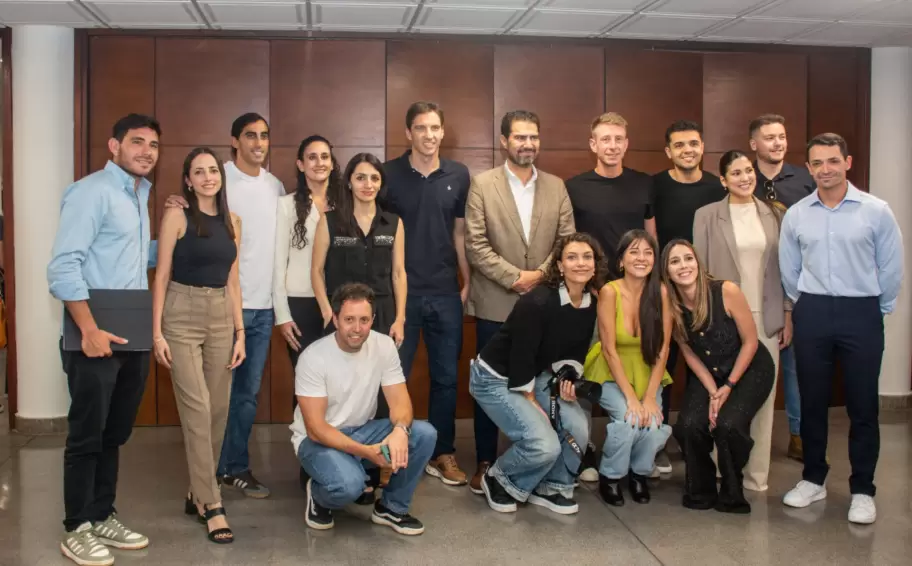 Charla-debate en Jujuy sobre el rol de la IA en la gestión pública: Fundación Jujuy Futuro y Maximiliano Campos Ríos analizan eficiencia, desafíos y oportunidades laborales.